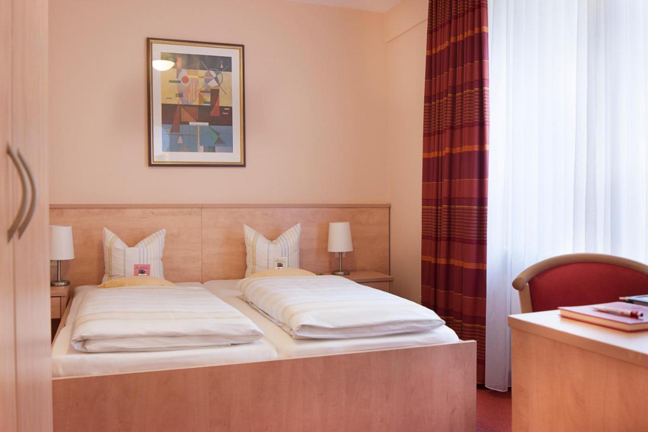 Caritas Tagungszentrum Freiburg im Breisgau Szoba fotó